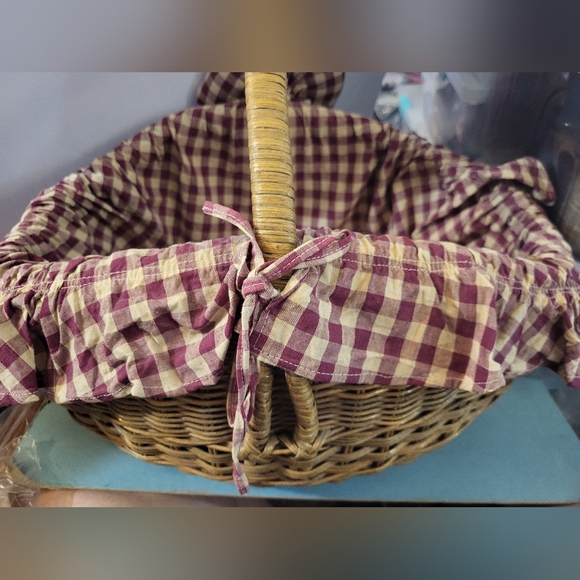 Vintage Wicker Basket with Plaid Ruffled Liner and Bow #170 - Picture 3 of 6